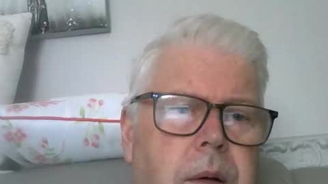 stockings  suspenders mad online show from 09-09-25, 09:31