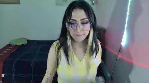 Snapshot of nymph_frida chatting on 01-01-25, 08:13 Frida online show from 01-01-25, 08:13