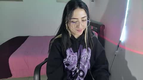 Snapshot of nymph_frida chatting on 01-13-25, 07:00 Frida online show from 01-13-25, 07:00