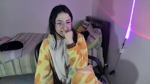 Snapshot of nymph_frida chatting on 02-24-25, 12:59 Frida online show from 02-24-25, 12:59