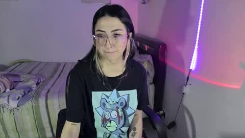 Snapshot of nymph_frida chatting on 02-26-25, 08:48 Frida online show from 02-26-25, 08:48