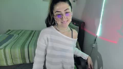 Snapshot of nymph_frida chatting on 02-27-25, 09:22 Frida online show from 02-27-25, 09:22