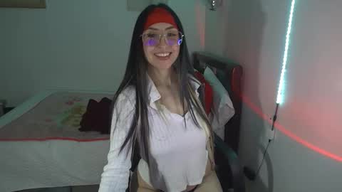 Snapshot of nymph_frida chatting on 12-15-25, 06:50 Frida online show from 12-15-25, 06:50