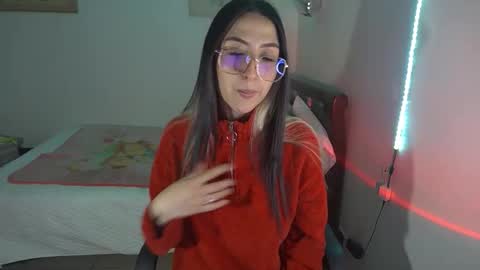 Snapshot of nymph_frida chatting on 12-16-25, 06:29 Frida online show from 12-16-25, 06:29