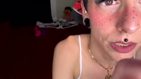 Snapshot of nymphaeaorion chatting on 10-24-25, 12:19 Nymphaea online show from 10-24-25, 12:19