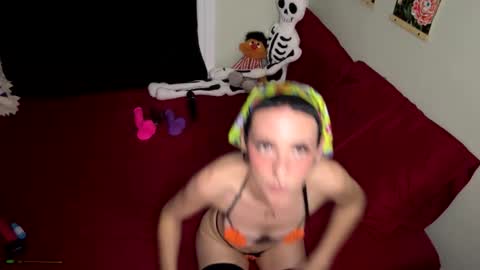 Snapshot of nymphaeaorion chatting on 10-26-25, 12:05 Nymphaea online show from 10-26-25, 12:05