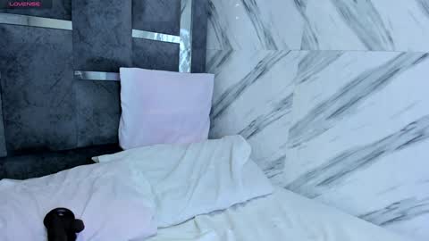 xionela gates online show from 01-13-25, 10:45