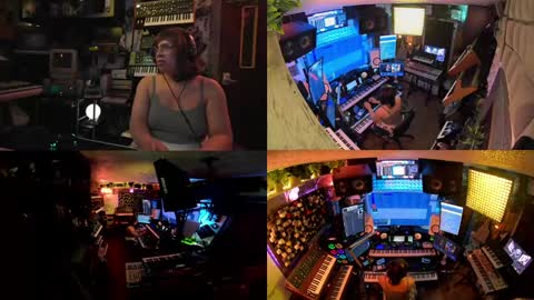 Snapshot of nyxraven chatting on 01-22-25, 11:56 NyxRaven online show from 01-22-25, 11:56