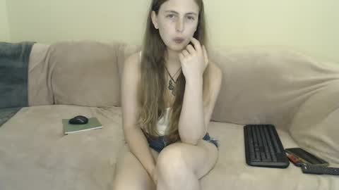 Stef  Derek online show from 01-01-25, 01:47