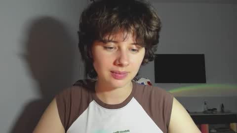 Evie online show from 12-04-25, 02:59