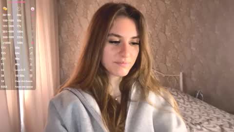 Mia online show from 09-18-25, 08:27