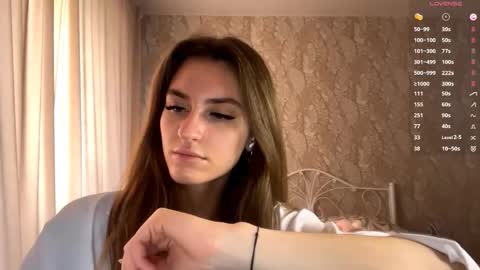 Mia online show from 09-21-25, 08:05