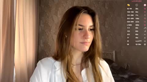 Mia online show from 10-12-25, 09:08