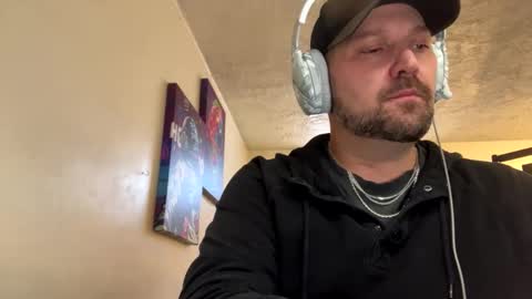 Snapshot of odinstone chatting on 01-12-26, 09:20 Odin Stone online show from 01-12-26, 09:20