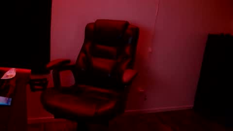 Snapshot of officialmoneyxxx chatting on 02-22-26, 01:31 Money online show from 02-22-26, 01:31