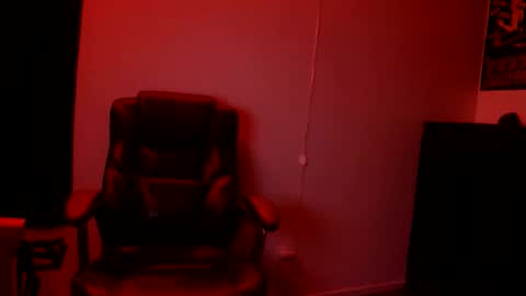 Snapshot of officialmoneyxxx chatting on 02-27-26, 05:29 Money online show from 02-27-26, 05:29