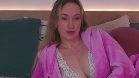 Kourtney online show from 12-11-24, 08:36