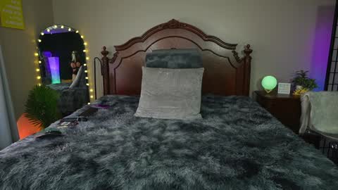 Snapshot of oh_lovely_girl chatting on 01-26-25, 07:31 Gray online show from 01-26-25, 07:31