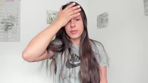 ohanna_ online show from 02-04-25, 09:52