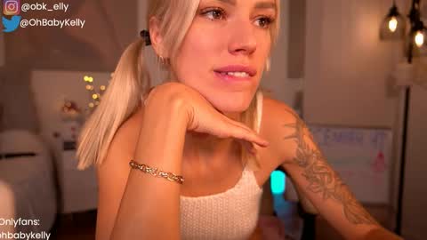 Snapshot of ohbabykelly chatting on 12-15-24, 12:29 Kelly online show from 12-15-24, 12:29