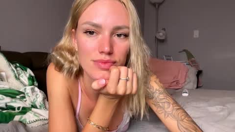 Snapshot of ohbabykelly chatting on 02-18-25, 02:16 Kelly online show from 02-18-25, 02:16