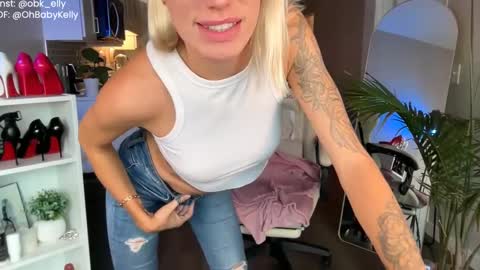 Snapshot of ohbabykelly chatting on 09-24-25, 11:52 Kelly online show from 09-24-25, 11:52