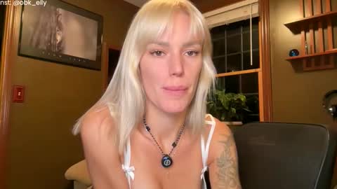 Snapshot of ohbabykelly chatting on 10-23-25, 01:05 Kelly online show from 10-23-25, 01:05