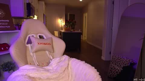 Snapshot of ohbabykelly chatting on 11-07-25, 01:27 Kelly online show from 11-07-25, 01:27