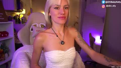 Snapshot of ohbabykelly chatting on 11-10-25, 01:59 Kelly online show from 11-10-25, 01:59