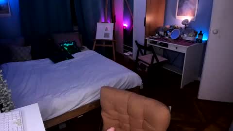 Light  online show from 12-12-24, 12:48