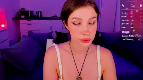 Light  online show from 11-21-25, 10:19