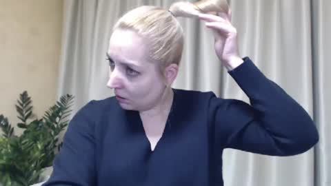 Mari online show from 01-22-25, 06:31