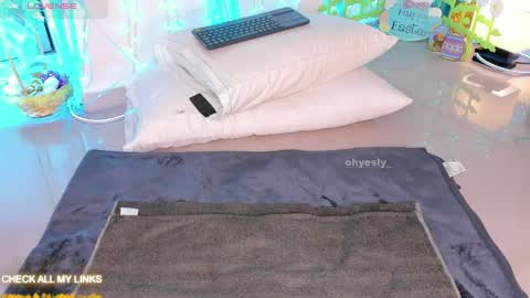 ohyesly_ online show from 04-06-26, 10:16