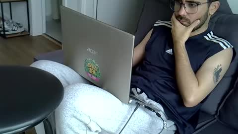 Snapshot of olavioneto chatting on 11-02-25, 07:38 hairyBRboy online show from 11-02-25, 07:38