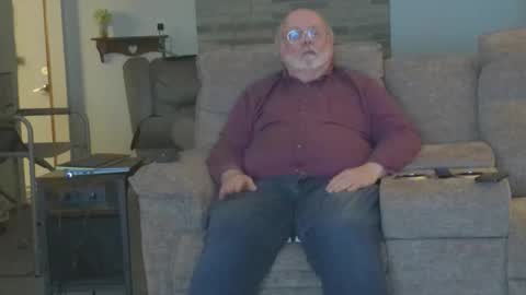 Snapshot of old_guy111 chatting on 02-19-26, 02:18 old_guy111 online show from 02-19-26, 02:18