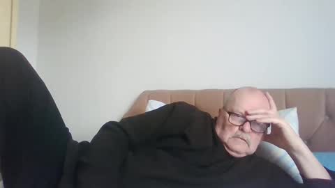 Snapshot of oldfkr69 chatting on 02-25-26, 10:58 oldfkr69 online show from 02-25-26, 10:58