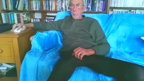 Snapshot of oldhornydick chatting on 01-05-25, 09:36 oldhornydick online show from 01-05-25, 09:36