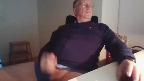 Snapshot of oldth chatting on 12-13-24, 02:38 oldth online show from 12-13-24, 02:38