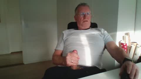 Snapshot of oldth chatting on 01-09-25, 11:03 oldth online show from 01-09-25, 11:03