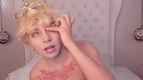 oliiverr22 online show from 10-21-25, 01:45