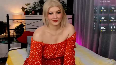 OliSunny Olivia online show from 12-26-24, 03:16