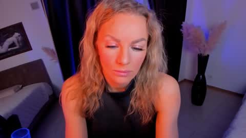 oliva_candy online show from 01-28-25, 03:15