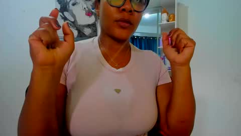 Snapshot of olivahot30 chatting on 09-11-25, 03:56 olivahot30 online show from 09-11-25, 03:56