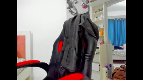 Snapshot of olivahot30 chatting on 10-14-25, 01:45 olivahot30 online show from 10-14-25, 01:45