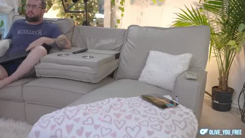 Olive online show from 02-20-25, 12:08