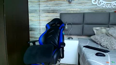 Oliver  online show from 02-23-25, 11:14