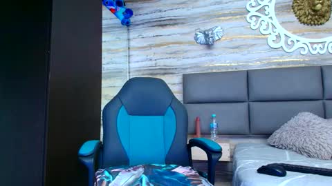 Oliver  online show from 11-26-25, 10:44