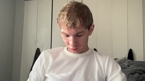 Snapshot of oliver_beck chatting on 12-11-24, 07:36 Oliver Beck online show from 12-11-24, 07:36