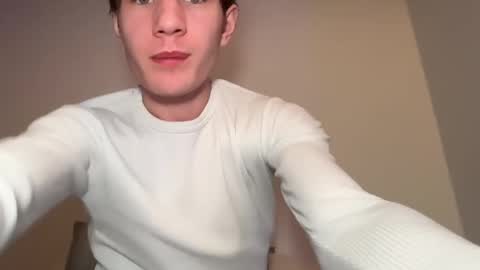 Snapshot of oliver_beck chatting on 02-19-25, 02:01 Oliver Beck online show from 02-19-25, 02:01