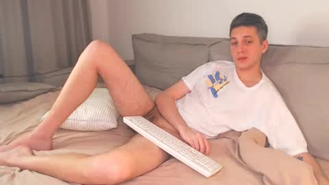 Snapshot of oliver_hort chatting on 12-20-24, 10:00 Oliver online show from 12-20-24, 10:00